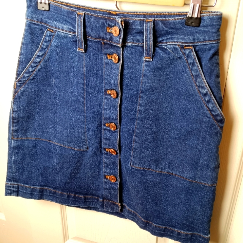 J Crew Mercantile Skirt Size 00 Button Front Almost to Knee (16") mini denim